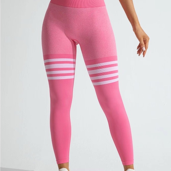 Sporty Women’s Striped Print Runched V-Waist Leggings Size XL - Picture 3 of 6